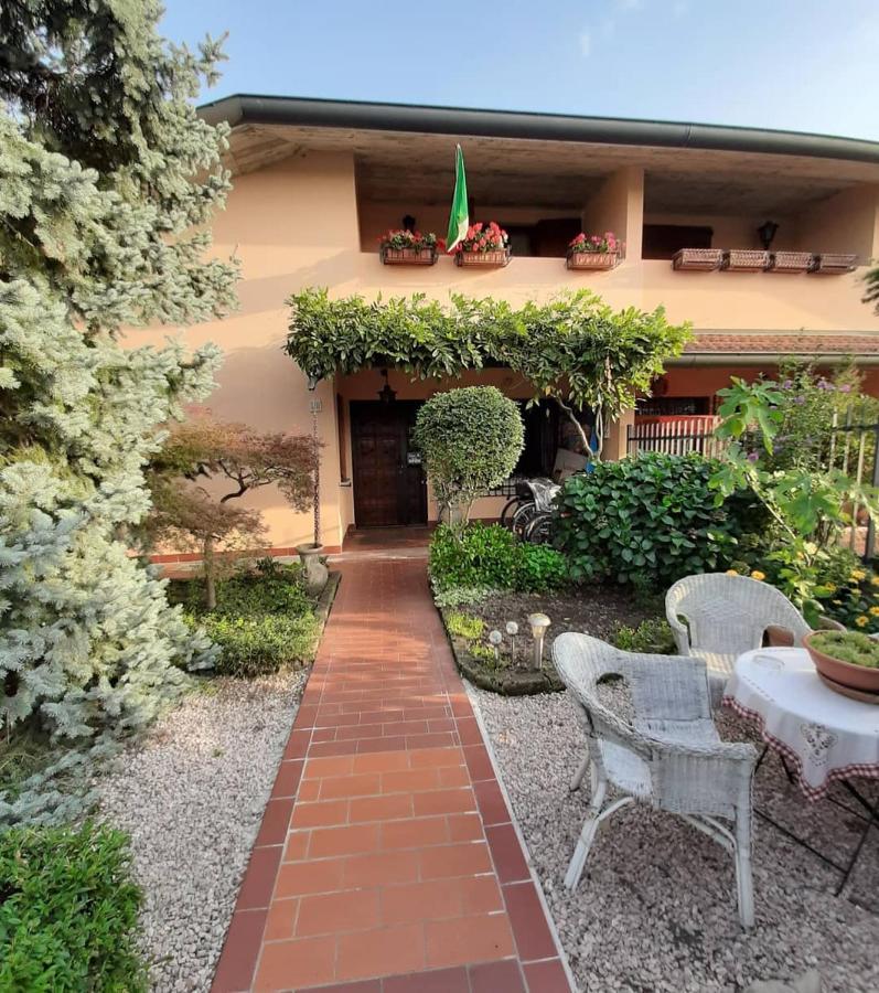 L'isola Di Casa Bed & Breakfast *